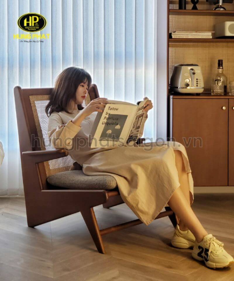 Ghế sofa gỗ vintage đơn bọc đệm nỉ ấm cúng