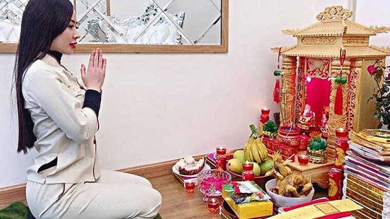 Giấy viết bài cúng rằm tháng 7 tại công ty trang trọng