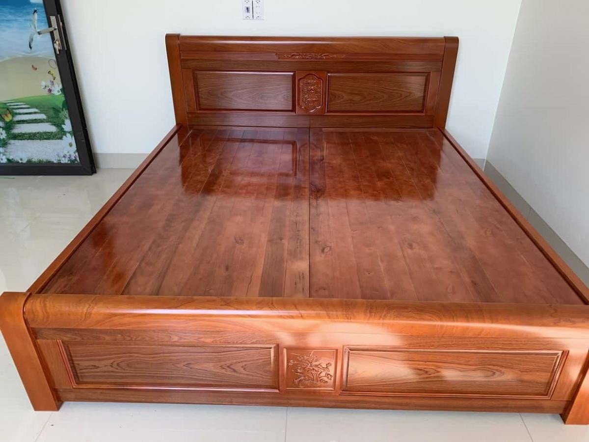 Giường ngủ làm từ gỗ xoan đào, ứng dụng phổ biến trong nội thất