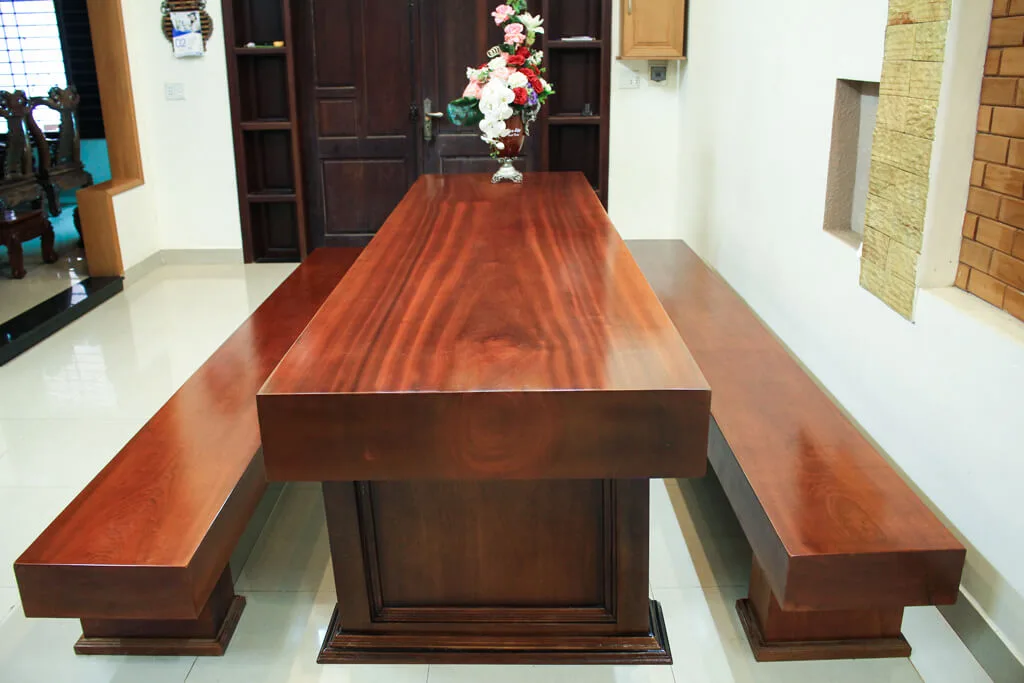 Gỗ Xoan Hương Là Gì? Đặc Điểm Và Ứng Dụng Loại Gỗ Quý Hiếm Này