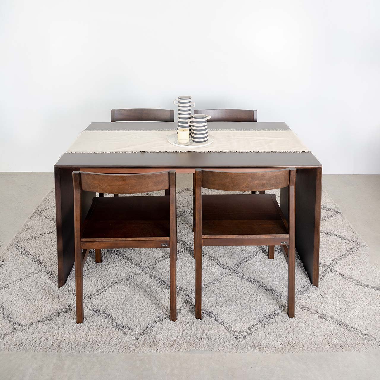 Góc nhìn khác về bộ bàn ăn 4 ghế gỗ NYBORG