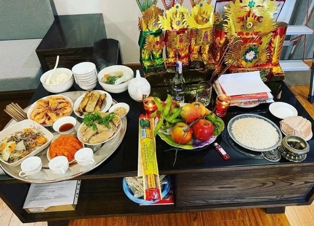 Hình ảnh bài cúng ông Công ông Táo được trình bày trang trọng trong lễ tiễn Táo Quân về trời