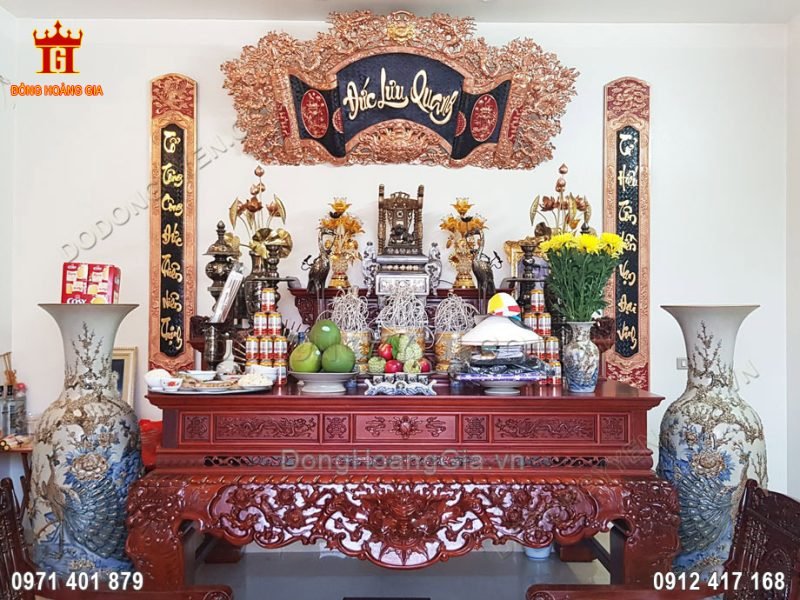 Bày Trí Bàn Thờ Gia Tiên & Thần Tài Chuẩn Phong Thủy