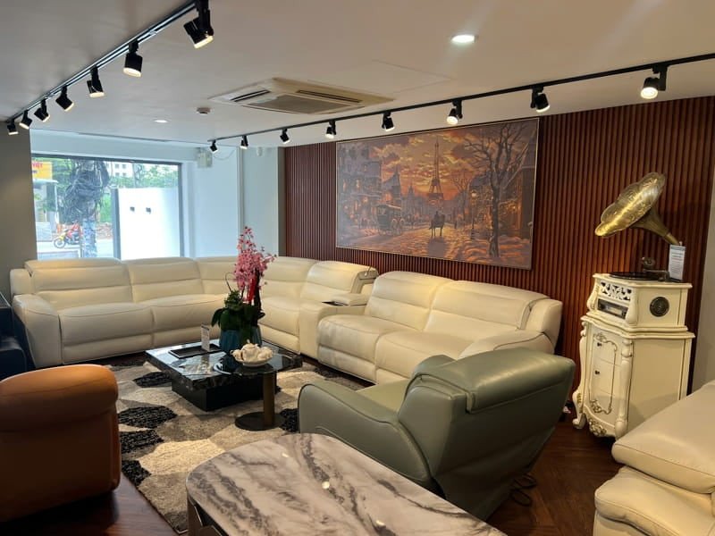 Hình ảnh minh họa việc chọn cửa hàng minh bạch thông tin về sản phẩm nội thất