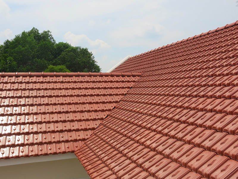 Hình ảnh ngói lợp mái nhà, biểu tượng cho mệnh Ốc Thượng Thổ của tuổi Bính Tuất 2006