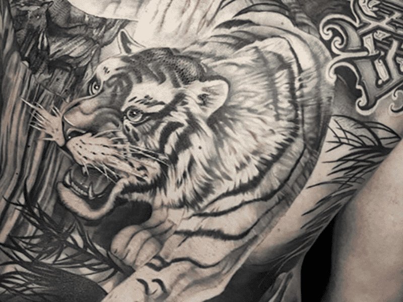 hình xăm bạch hổ linh thiêng