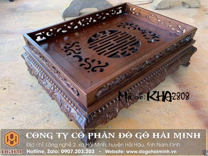 Khay trà chân quỳ gỗ hương chạm khắc rồng và chữ Thọ tinh xảo