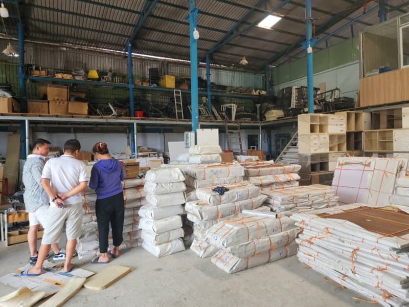 Kho hàng và xưởng sản xuất nội thất