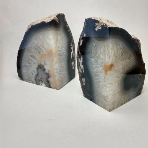 Khối mã não trắng tự nhiên với vân đá độc đáo