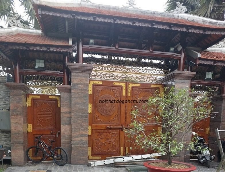Không gian làm việc nhỏ hẹp khi tự làm mới đồ gỗ tại nhà