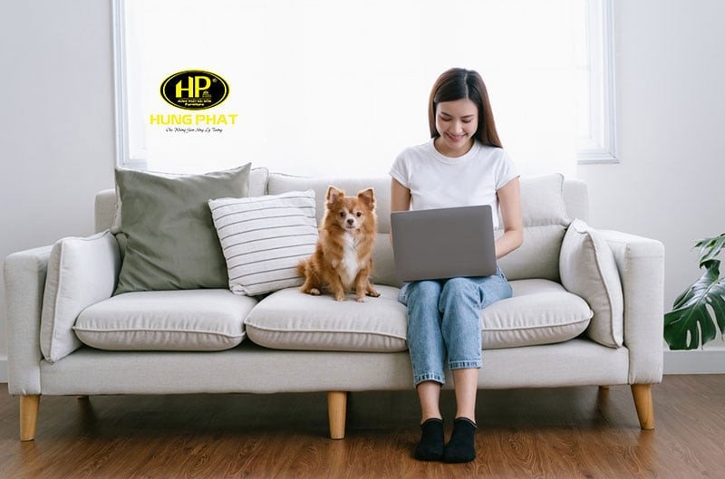 Không gian trưng bày nhiều loại sofa tại cửa hàng Quốc Chiến Hà Tĩnh