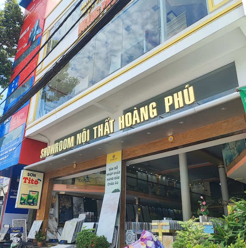 Không gian trưng bày nội thất và đồ trang trí tại showroom Hoàng Phú Cần Thơ