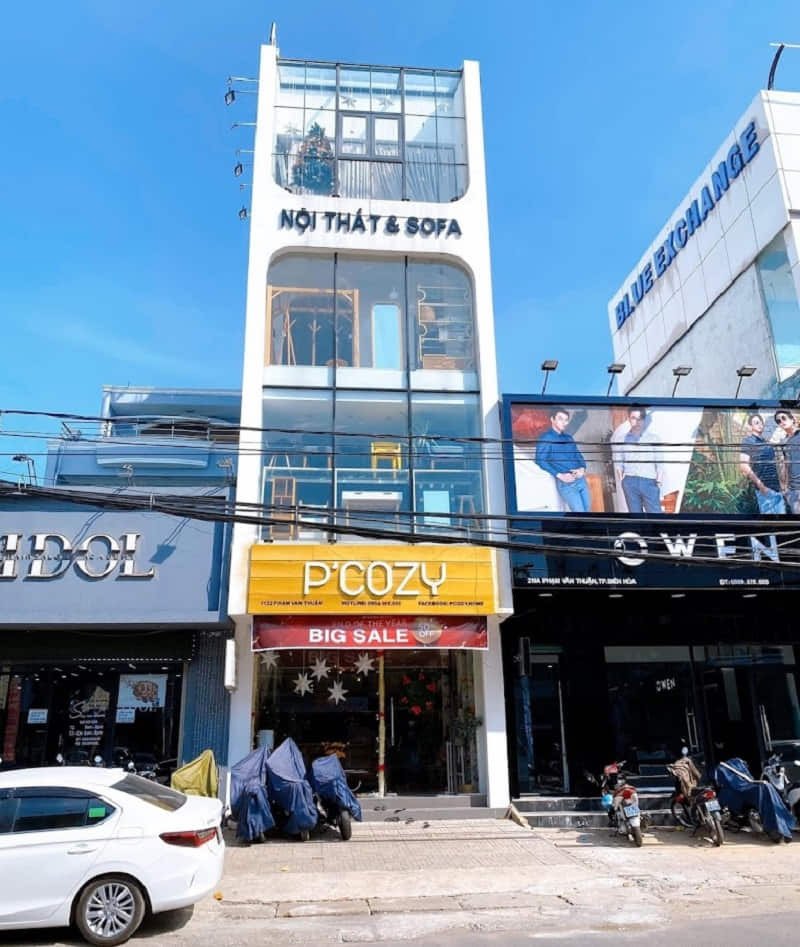 Không gian trưng bày sofa tại cửa hàng PCOZY ở Biên Hòa