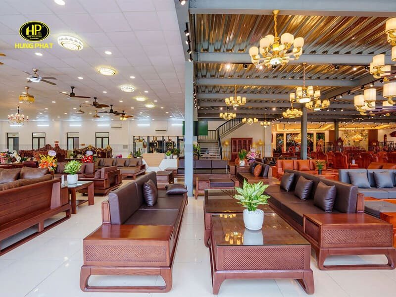 Không gian trưng bày sofa tại hệ thống nội thất Hưng Phát Sài Gòn