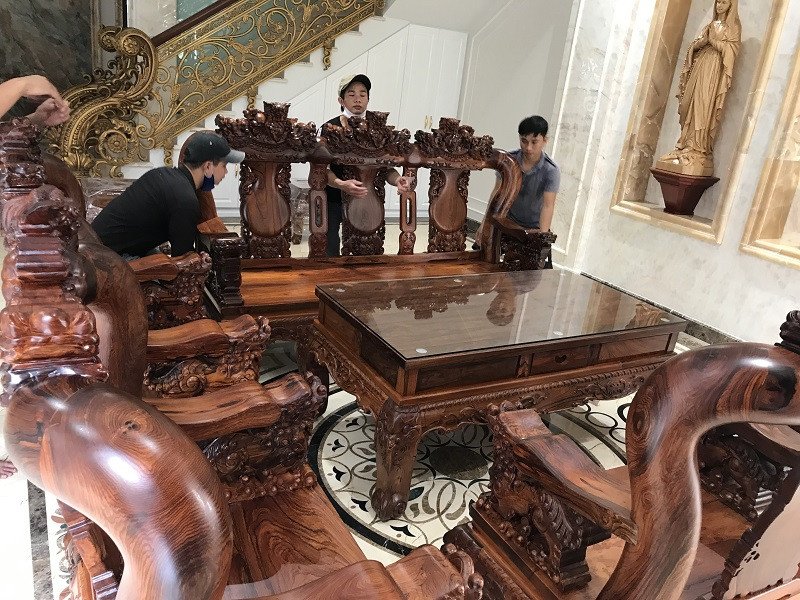 Kích thước bộ bàn ghế gỗ cho phòng khách rộng