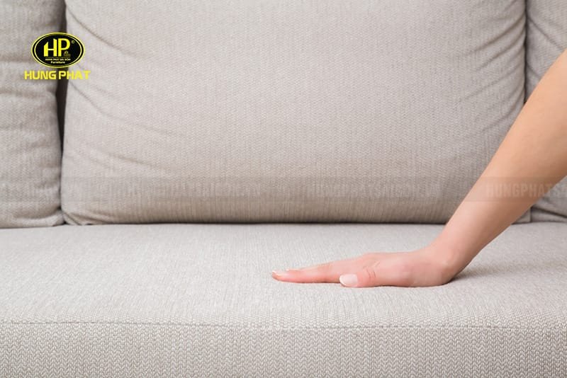Kiểm tra kỹ lưỡng chất lượng hoàn thiện của sản phẩm nội thất trước khi mua