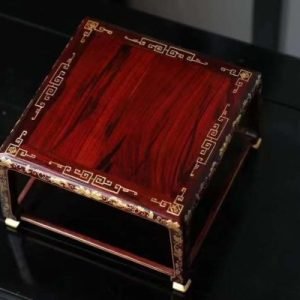 Kỷ Vuông Kê Tượng  Gỗ Vương Mộc Tử Đàn Vẽ Vàng 24k Cao 10cm - Hình ảnh 2