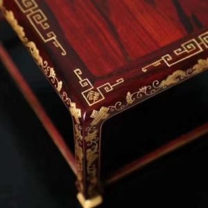 Kỷ Vuông Kê Tượng  Gỗ Vương Mộc Tử Đàn Vẽ Vàng 24k Cao 10cm - Hình ảnh 3