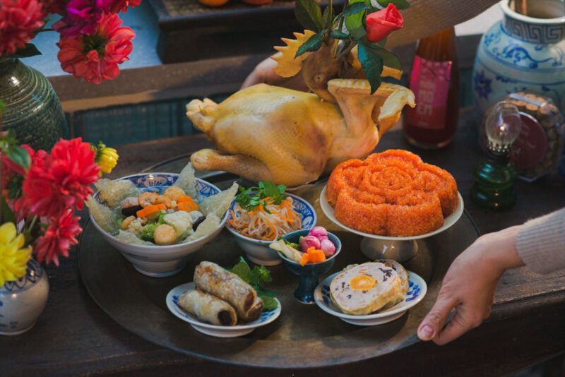 Mâm cỗ chay cúng Rằm tháng 7 tại nhà đơn giản và trang trọng