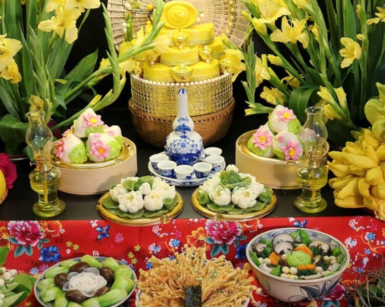 Mâm cỗ chay được chuẩn bị trang trọng cho lễ cúng rằm tháng Giêng, thể hiện lòng thành kính của gia chủ