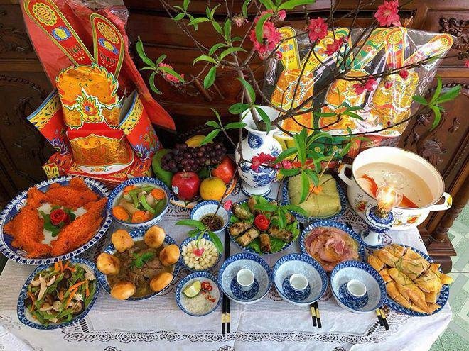 Mâm cúng ông Công ông Táo đầy đặn, trang trọng chuẩn bị trước ngày 23 tháng Chạp