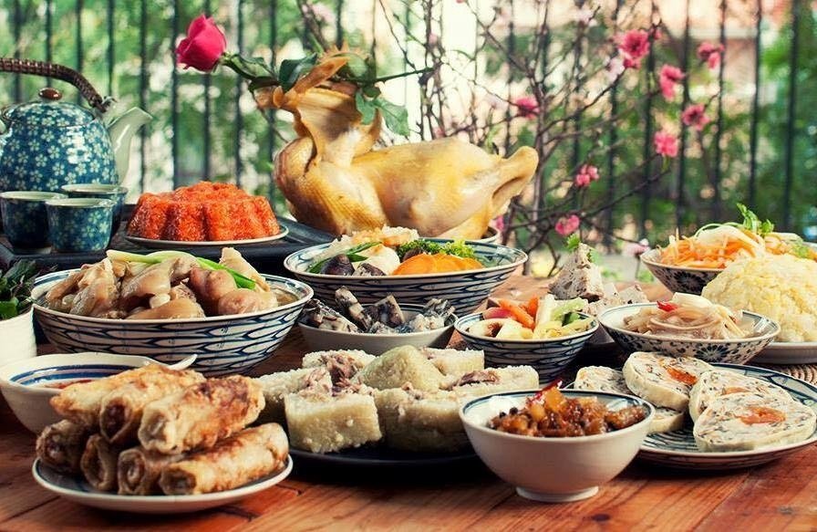 Mâm cúng rằm tháng Giêng đầy đủ lễ vật, sẵn sàng cho nghi lễ quan trọng