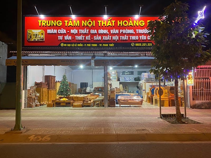 Mặt tiền cửa hàng nội thất Hoàng Phong tại Phan Thiết