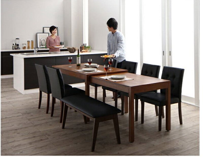 Mẫu bàn ăn thông minh kéo dài mặt đá được mở rộng, sẵn sàng cho các bữa tiệc gia đình đông người