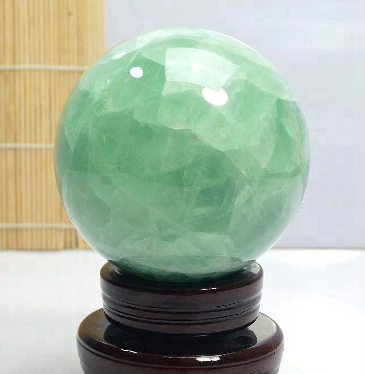 Mẫu đá phong thủy tự nhiên màu xanh cho mệnh Mộc, thích hợp trưng trong nhà của gia chủ tuổi Ất Hợi và Kỷ Hợi