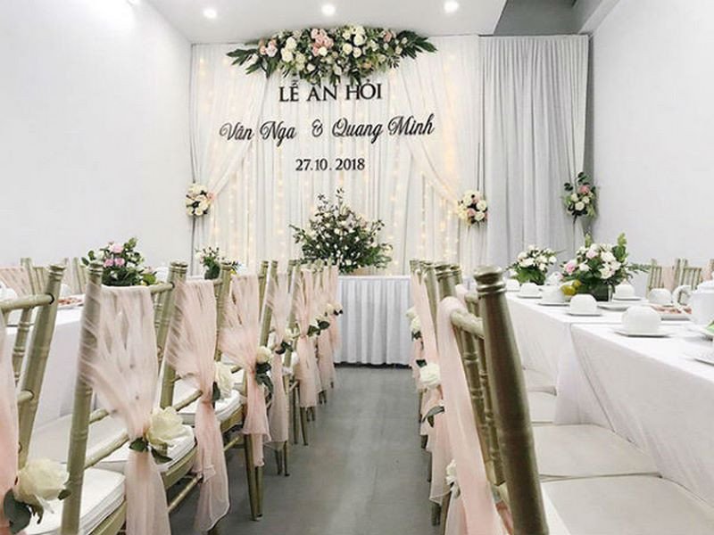 Màu sắc trang trí đám cưới phù hợp bản mệnh giúp tăng cường cát khí cho hôn nhân của người tuổi Giáp Tuất.