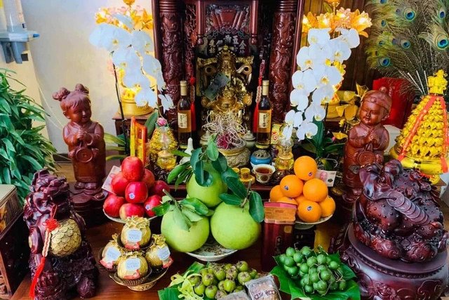 Mẫu văn khấn xin phép tỉa chân nhang bàn thờ Thần Tài