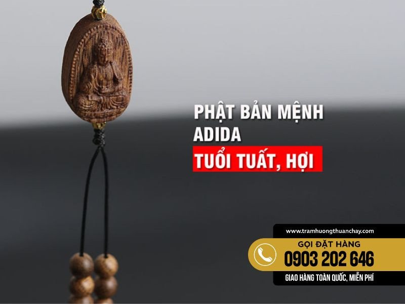 Móc khóa trầm hương Phật bản mệnh A Di Đà dành cho nam mạng tuổi Tân Hợi