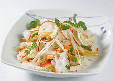 Món gỏi chay nấm tuyết tươi mát cho mâm cỗ chay cúng rằm tháng giêng