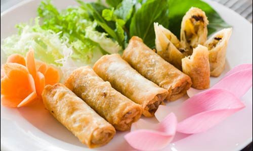 Món nem rán chay vàng giòn, hấp dẫn cho mâm cúng Rằm tháng Giêng