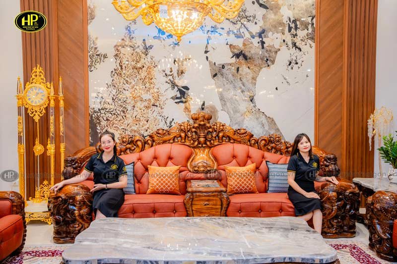 Một góc ghế sofa tân cổ điển với đường nét tinh xảo