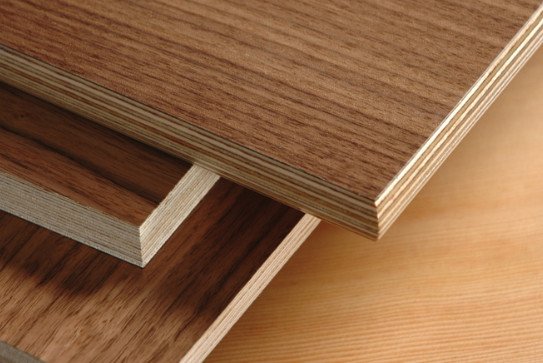 Một tấm gỗ Plywood hoàn chỉnh cho thấy cấu trúc ván ép nhiều lớp