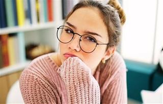 Người đang đọc tử vi 24h hàng ngày