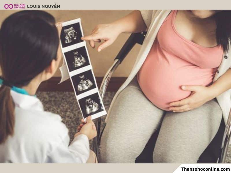 Người làm nghề y tế, liên quan đến lĩnh vực sản khoa, thể hiện ý nghĩa sao Thai trong công việc