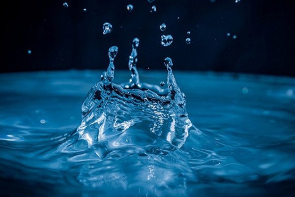 Người mệnh Thủy dễ gần và linh hoạt trong các mối quan hệ