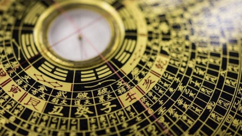 Người sinh năm 2000 thuộc mệnh Kim Bạch Lạp Kim, tượng trưng cho vàng trong nến.