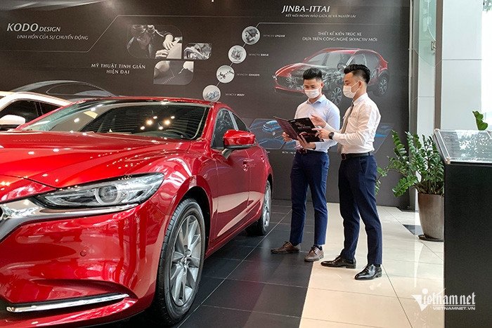 Người tuổi Bính Dần hợp màu đỏ, tím, hồng khi mua xe