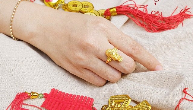 Nhẫn Tỳ Hưu vàng nguyên khối, biểu tượng của sự thịnh vượng và tài lộc dồi dào