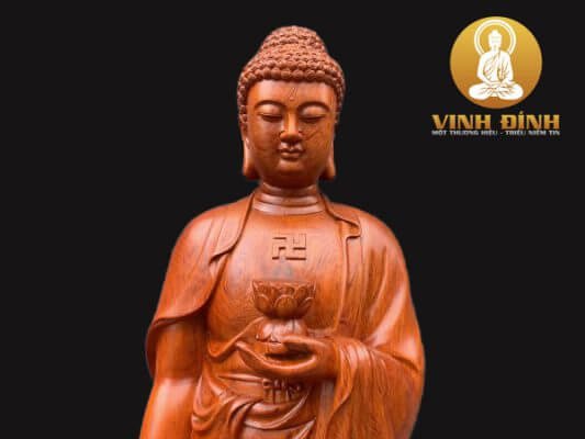Nội thất đồ gỗ mỹ nghệ được trưng bày tinh xảo