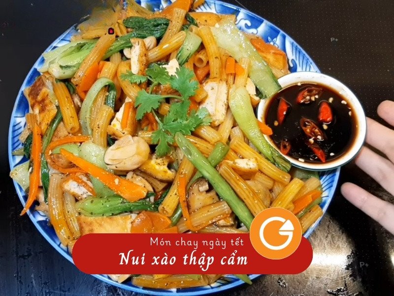Nui xào thập cẩm nhiều màu sắc