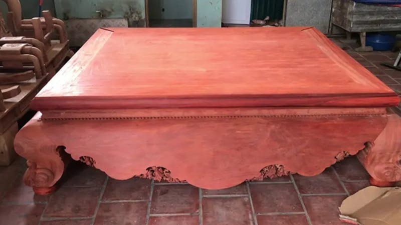 Phản gỗ gõ đỏ với vân gỗ tự nhiên