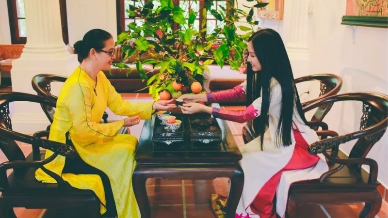 Phong tục xông đất đầu năm