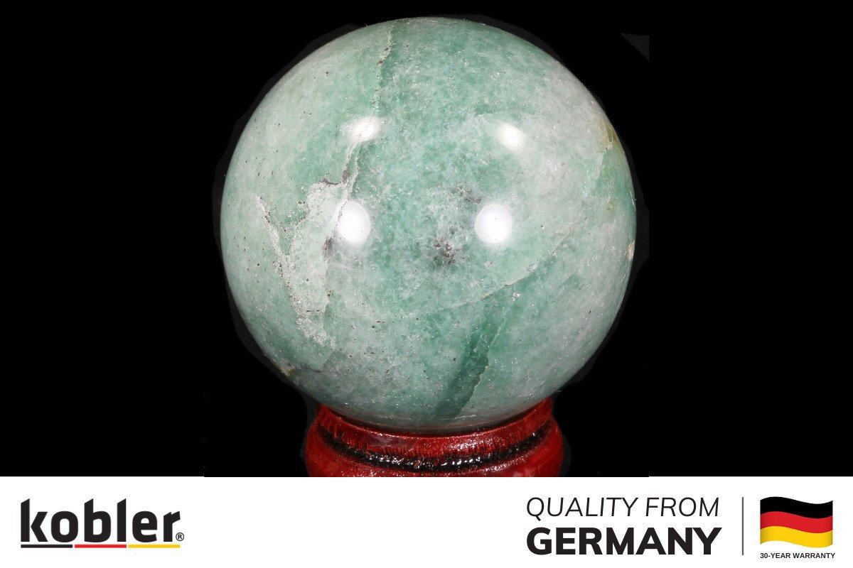 Quả cầu phong thủy bằng đá thạch anh xanh