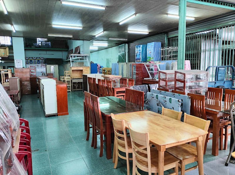 Sản phẩm trưng bày tại cửa hàng nội thất Thanh Lan