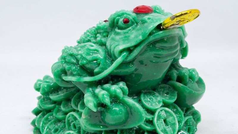 Thiềm Thừ chiêu tài lộc cho người sinh năm 97 là mệnh gì