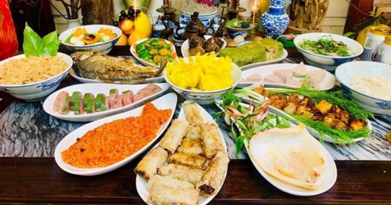 Mâm cúng bàn thờ gia tiên